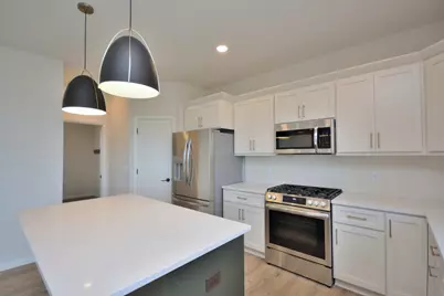 N53W19954  Kingair Dr, Menomonee Falls, WI 53051 - Photo 16