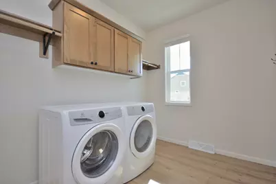 N53W19954  Kingair Dr, Menomonee Falls, WI 53051 - Photo 20