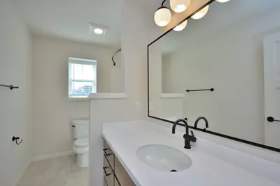 N53W19954  Kingair Dr, Menomonee Falls, WI 53051 - Photo 28