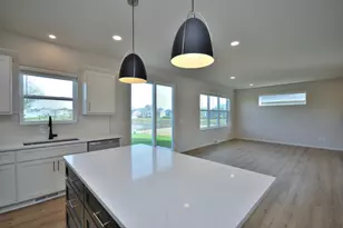 N53W19954 Kingair Dr, Menomonee Falls, WI 53051 - Photo 18