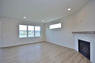 N53W19954 Kingair Dr, Menomonee Falls, WI 53051 - Photo 12