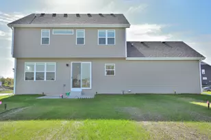 N53W19954 Kingair Dr, Menomonee Falls, WI 53051 - Photo 2