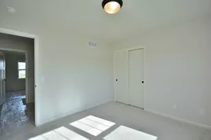 N53W19954 Kingair Dr, Menomonee Falls, WI 53051 - Photo 32