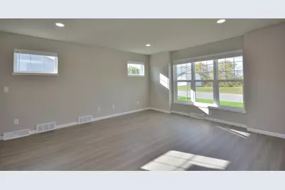 W199N5310  Ponderosa Ct, Menomonee Falls, WI 53051 - Photo 8