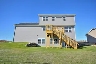 605 Standing Stone Dr, Waukesha, WI 53189 - Photo 2