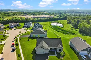 309 N Stone Ridge Dr, Lake Geneva, WI 53147 - Photo 2