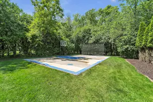 625 E Juniper Ln, Mequon, WI 53092 - Photo 34