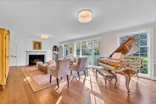 625 E Juniper Ln, Mequon, WI 53092 - Photo 4