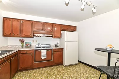 2525 S Shore Dr #6B, Milwaukee, WI 53207 - Photo 12