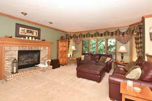4562 W Martinton Ct, Franklin, WI 53132 - Photo 10