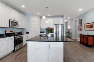 308 Cadence Cir, Lake Geneva, WI 53147 - Photo 10