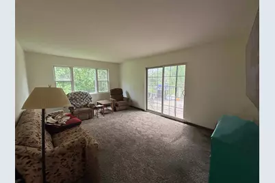 816  Clay St, Watertown, WI 53098 - Photo 2