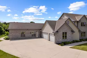 3976 Woodridge Ct, Richfield, WI 53017 - Photo 8