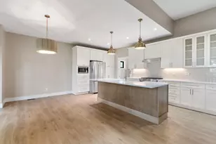 921 Platt Ave, Lake Geneva, WI 53147 - Photo 12