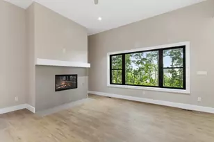 921 Platt Ave, Lake Geneva, WI 53147 - Photo 8