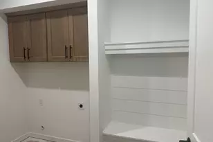 805 Viewpoint Ave, Waukesha, WI 53188 - Photo 10