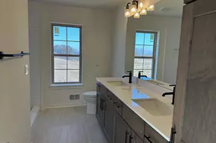 801 Viewpoint Dr, Waukesha, WI 53188 - Photo 12