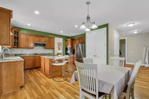 220 Highland Way, Lake Geneva, WI 53147 - Photo 8