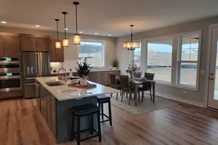 W214N6672 Fairview Dr, Menomonee Falls, WI 53046 - Photo 10