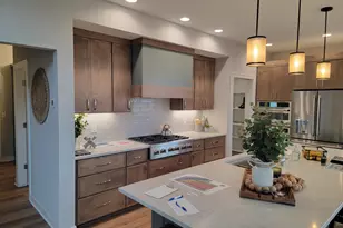 W214N6672 Fairview Dr, Menomonee Falls, WI 53046 - Photo 8