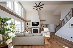 W214N6672 Fairview Dr, Menomonee Falls, WI 53046 - Photo 18