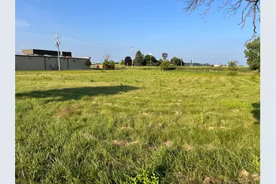 260  Highland Dr, Fredonia, WI 53021 - Photo 1