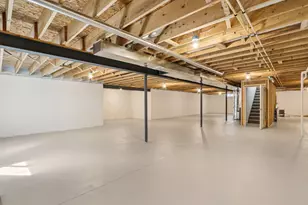 322 Kiddle Ln, Racine, WI 53182 - Photo 50