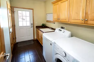 9729 W Prairie Grass Way, Franklin, WI 53132 - Photo 32