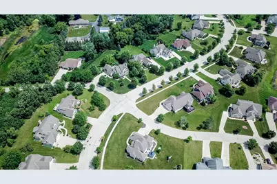 9729 W Prairie Grass Way, Franklin, WI 53132 - Photo 8