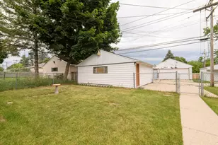 8220 W Keefe Ave, Milwaukee, WI 53222 - Photo 4