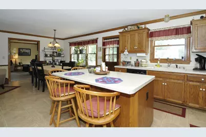 7825 W Puetz Rd, Franklin, WI 53132 - Photo 8