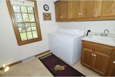 7825 W Puetz Rd, Franklin, WI 53132 - Photo 22