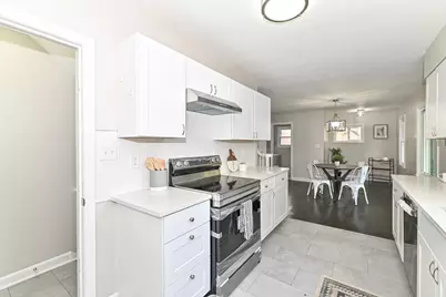 7702 W Keefe Ave, Milwaukee, WI 53222 - Photo 14