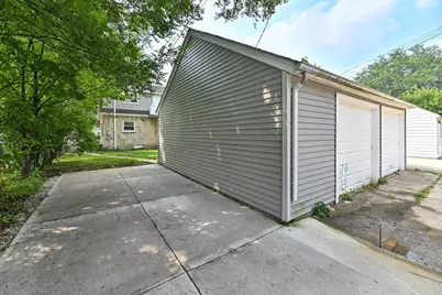 7702 W Keefe Ave, Milwaukee, WI 53222 - Photo 32