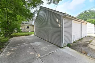 7702 W Keefe Ave, Milwaukee, WI 53222 - Photo 32