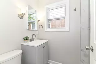 7702 W Keefe Ave, Milwaukee, WI 53222 - Photo 24