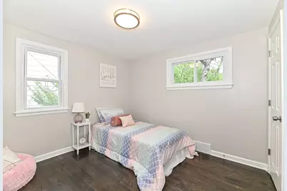 7702 W Keefe Ave, Milwaukee, WI 53222 - Photo 20