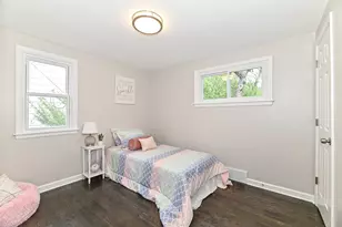 7702 W Keefe Ave, Milwaukee, WI 53222 - Photo 20