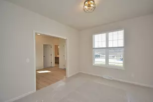 N53W19928 Kingair Dr, Menomonee Falls, WI 53051 - Photo 8