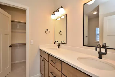 N53W19928  Kingair Dr, Menomonee Falls, WI 53051 - Photo 26