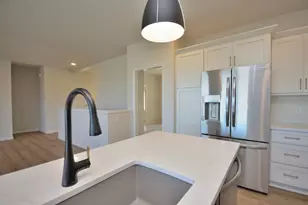 N53W19928 Kingair Dr, Menomonee Falls, WI 53051 - Photo 20