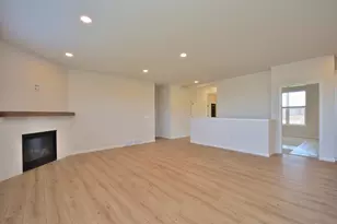 N53W19928 Kingair Dr, Menomonee Falls, WI 53051 - Photo 16