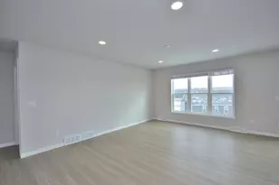 613 Standing Stone Dr, Waukesha, WI 53189 - Photo 8