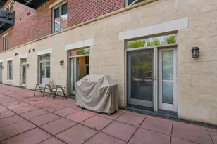 1515 N Van Buren St, Milwaukee, WI 53202 - Photo 12