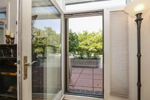 1515 N Van Buren St, Milwaukee, WI 53202 - Photo 10