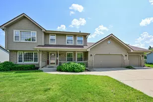 8521 W Lake Pointe Dr, Franklin, WI 53132 - Photo 2