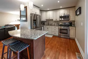 501 Sue Ann Dr, Lake Geneva, WI 53147 - Photo 6