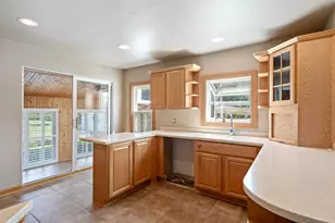 5810 N Green Bay Ave, Glendale, WI 53209 - Photo 8