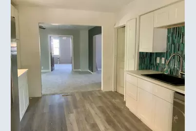 1744  Oregon St, Oshkosh, WI 54902 - Photo 2