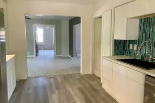 1744 Oregon St, Oshkosh, WI 54902 - Photo 2